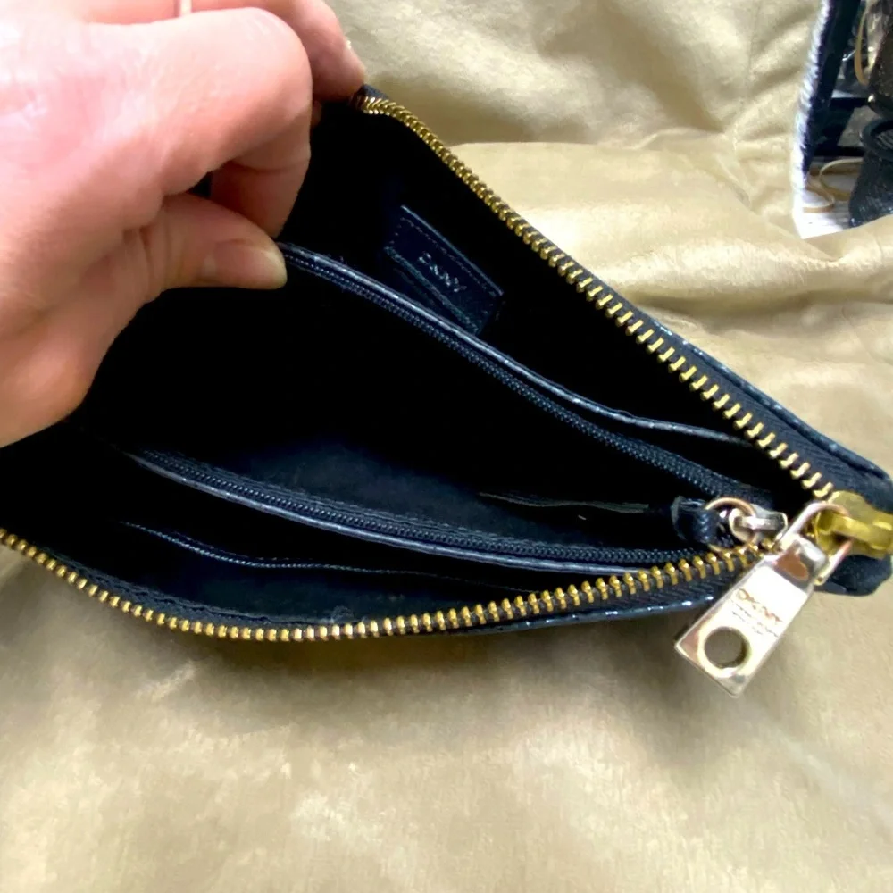 Dkny clutch wallet